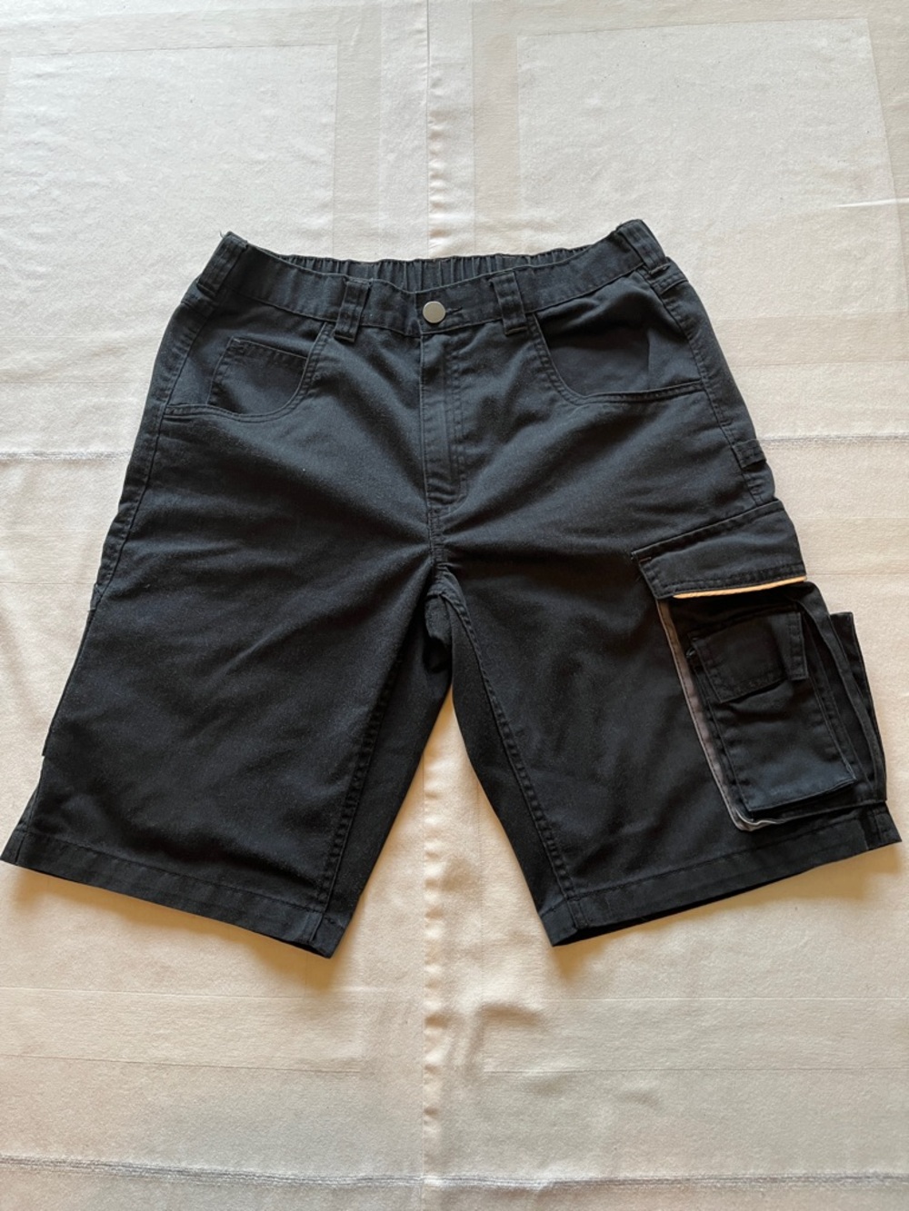 Men's Black Cargo Shorts with Multi Utility Pocket